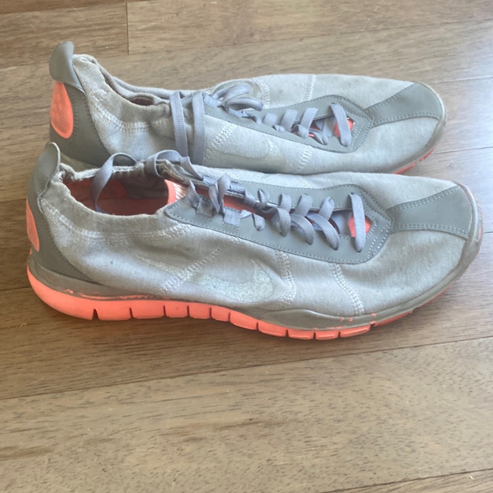 Used Nike Womens Athletic shoes